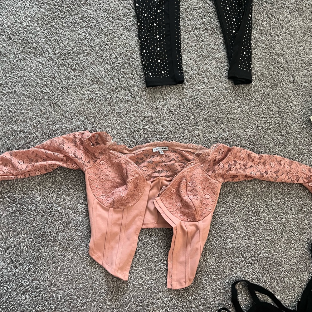 Fashion Nova Dusty Rose Lace Long Sleeve Crop Top